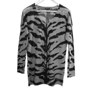 Dynamite Sweater Zebra Animal Print Long Sleeve V-Neck Women’s XS